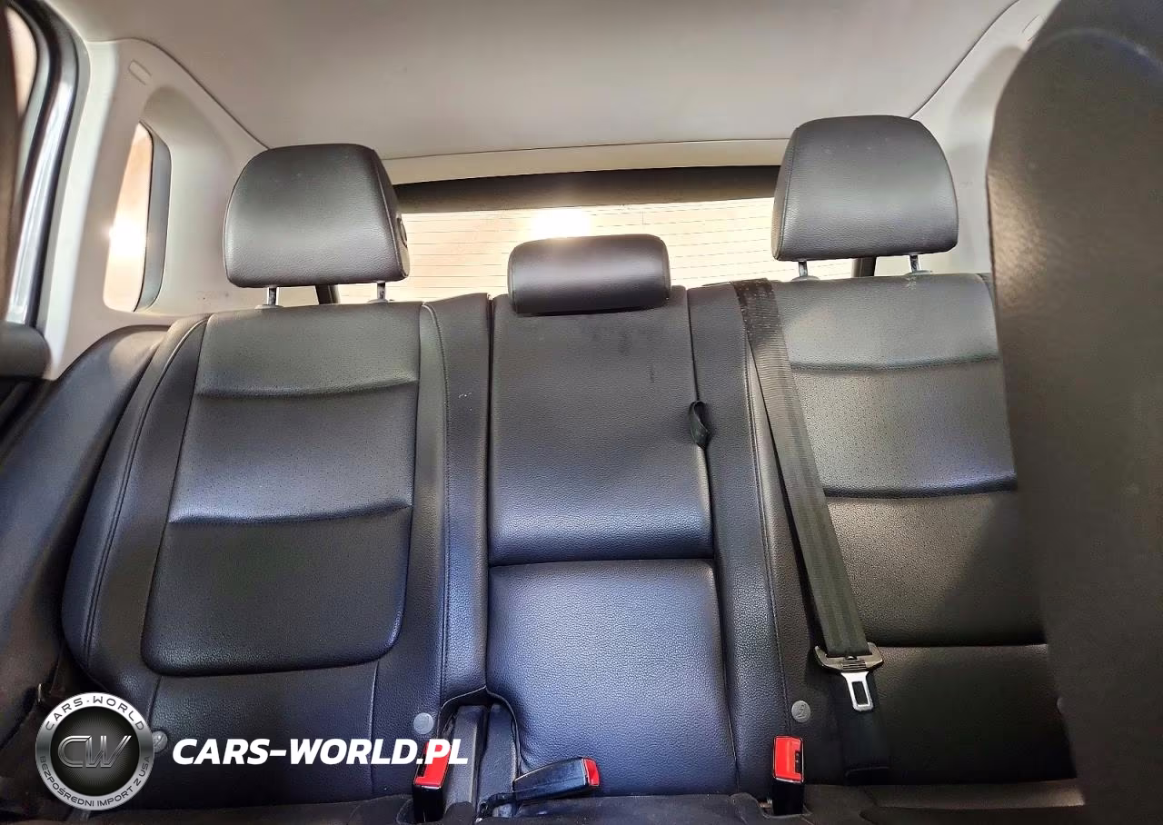 2016 Volkswagen Tiguan S VIN:WVGBV7AX1GW594311 - 10