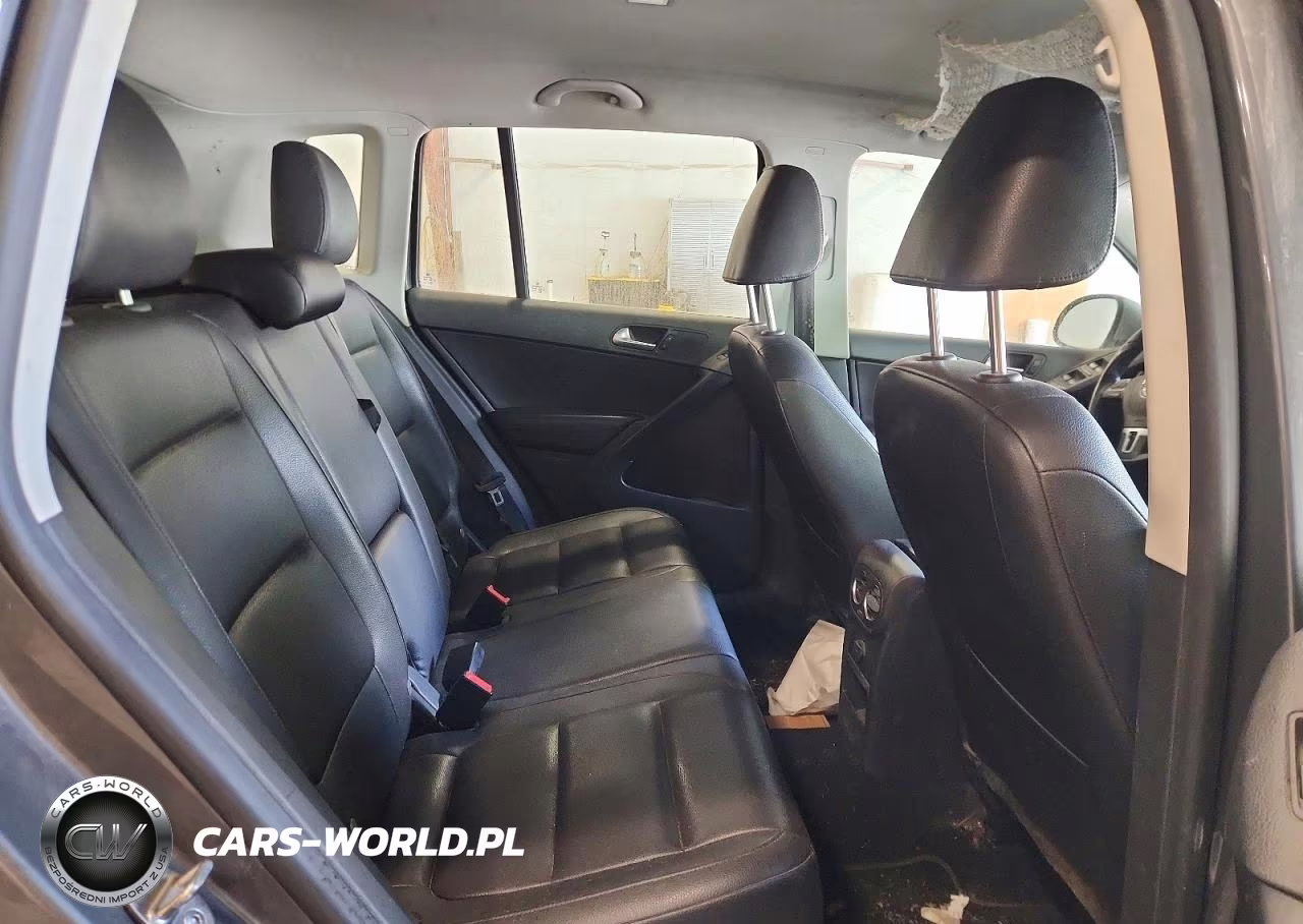 2016 Volkswagen Tiguan S VIN:WVGBV7AX1GW594311 - 11