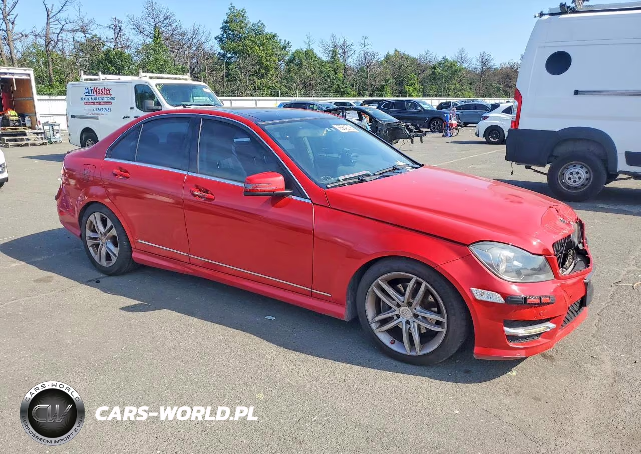 2012 Mercedes-Benz C 300 4Matic VIN:WDDGF8BBXCF862563 - 4