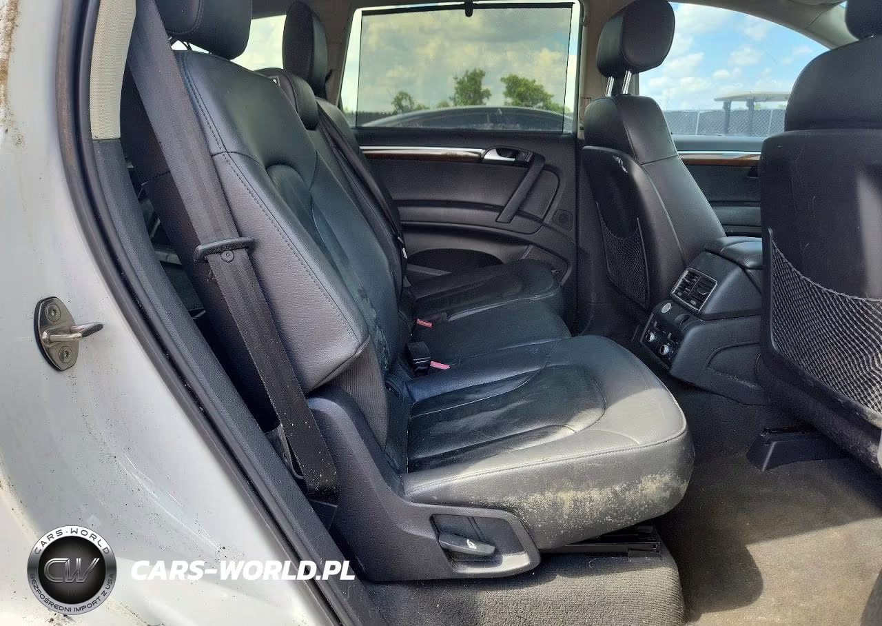 2015 Audi Q7 Premium Plus VIN:WA1LGAFE9FD014606 - 11