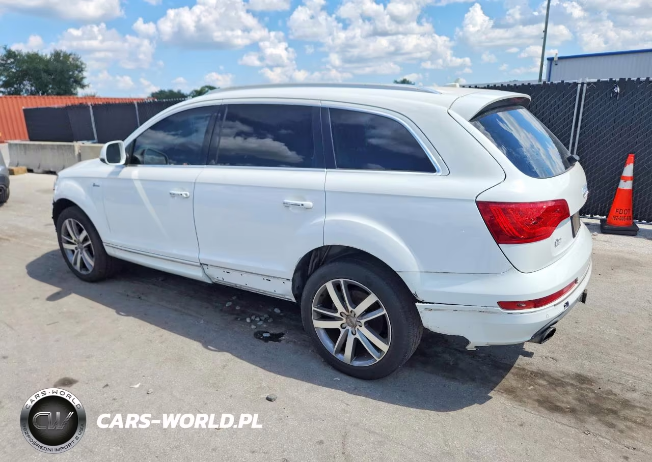 2015 Audi Q7 Premium Plus VIN:WA1LGAFE9FD014606 - 2