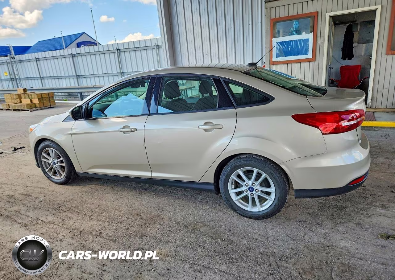 2018 Ford Focus Se VIN:1FADP3F26JL218540 - 2