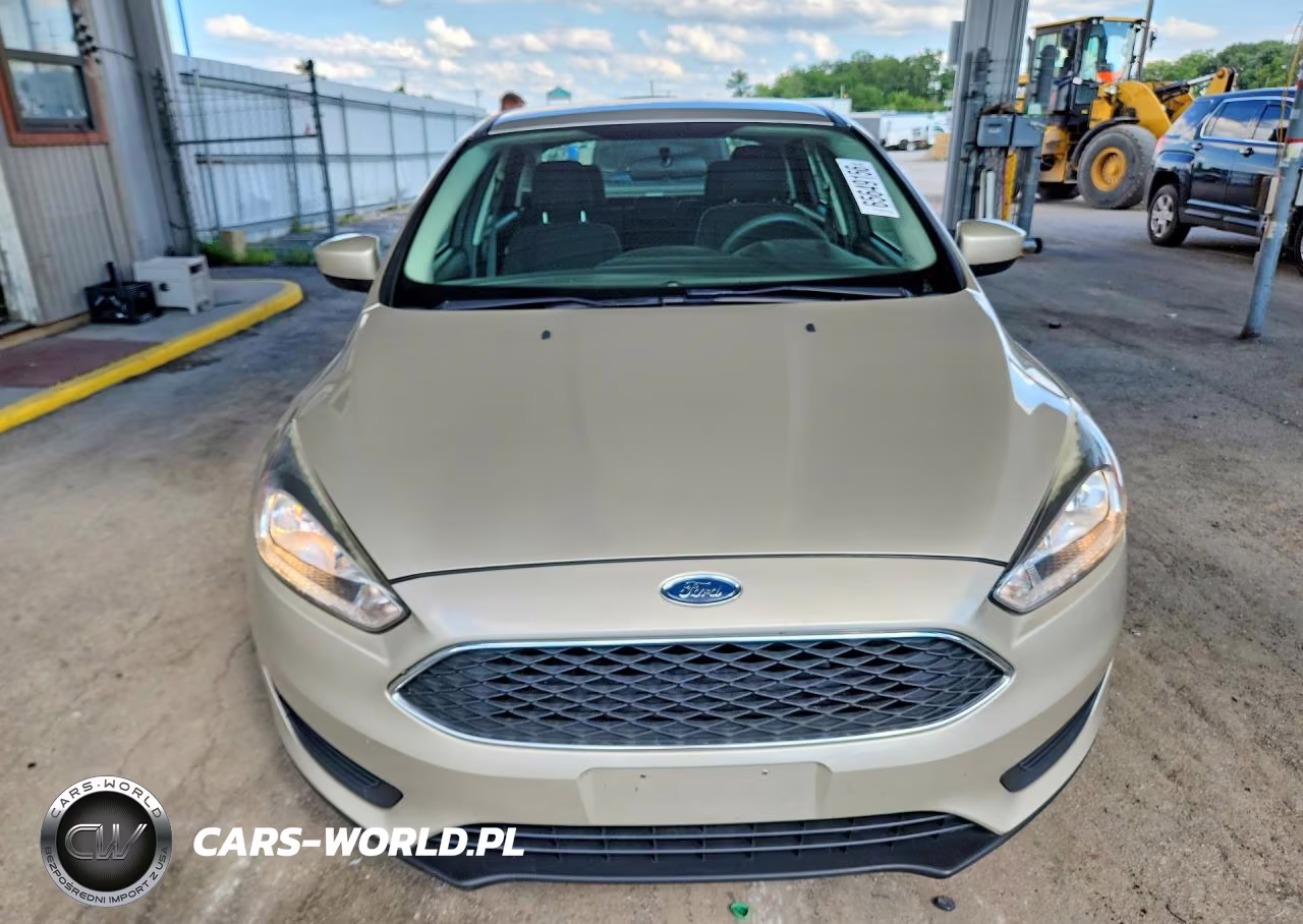 2018 Ford Focus Se VIN:1FADP3F26JL218540 - 5