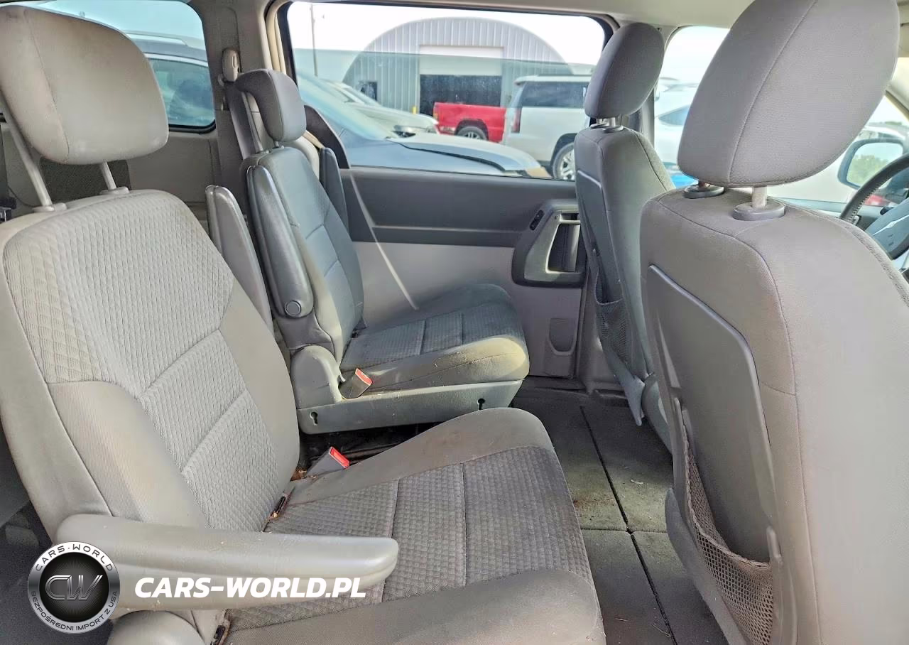 2010 Chrysler Town & Country Touring VIN:2A4RR5D13AR221378 - 11