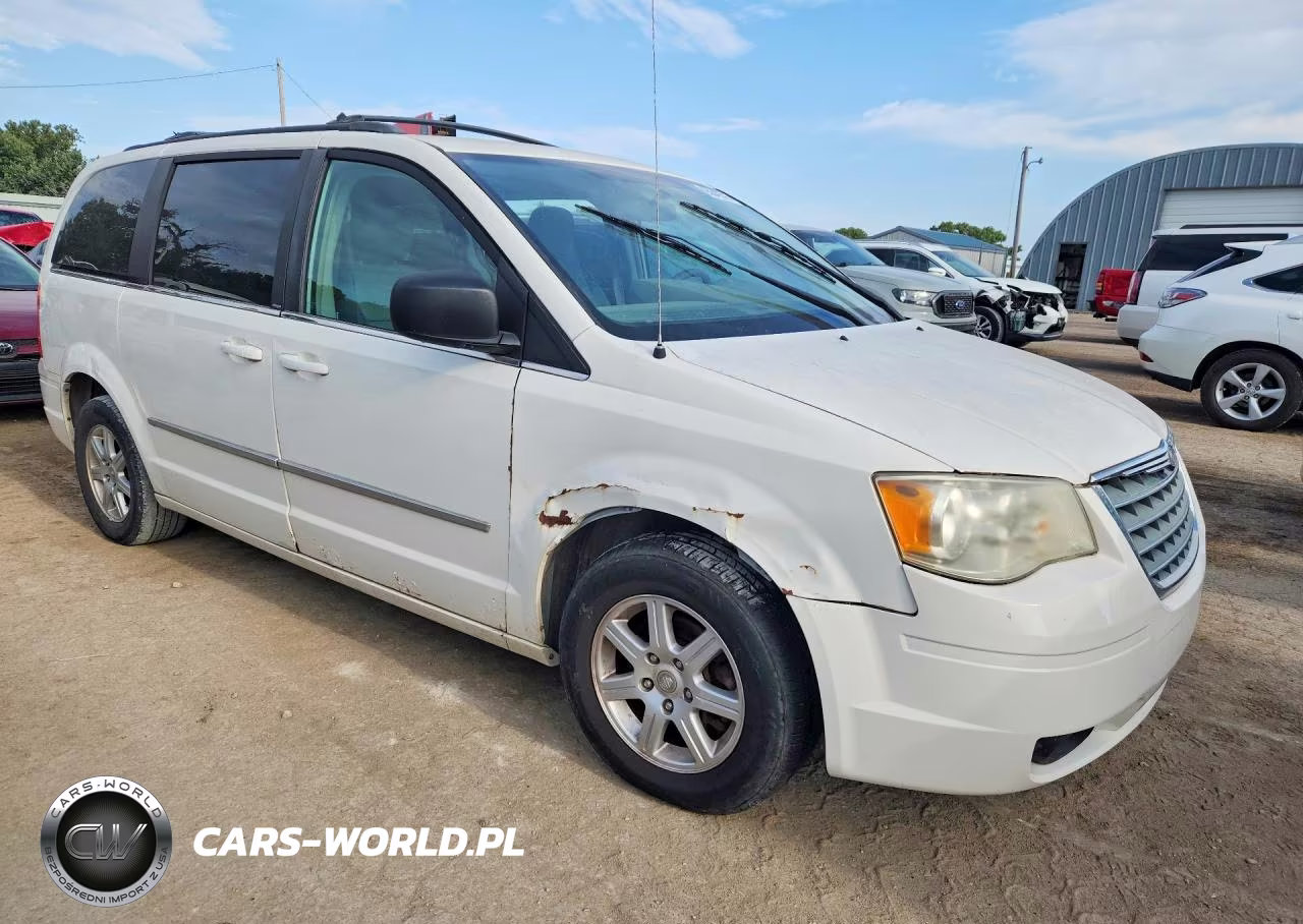 2010 Chrysler Town & Country Touring VIN:2A4RR5D13AR221378 - 4