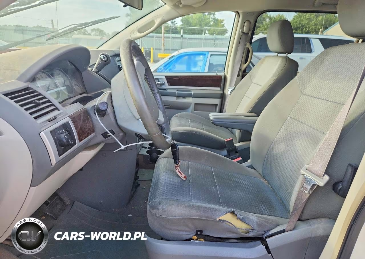 2010 Chrysler Town & Country Touring VIN:2A4RR5D13AR221378 - 7