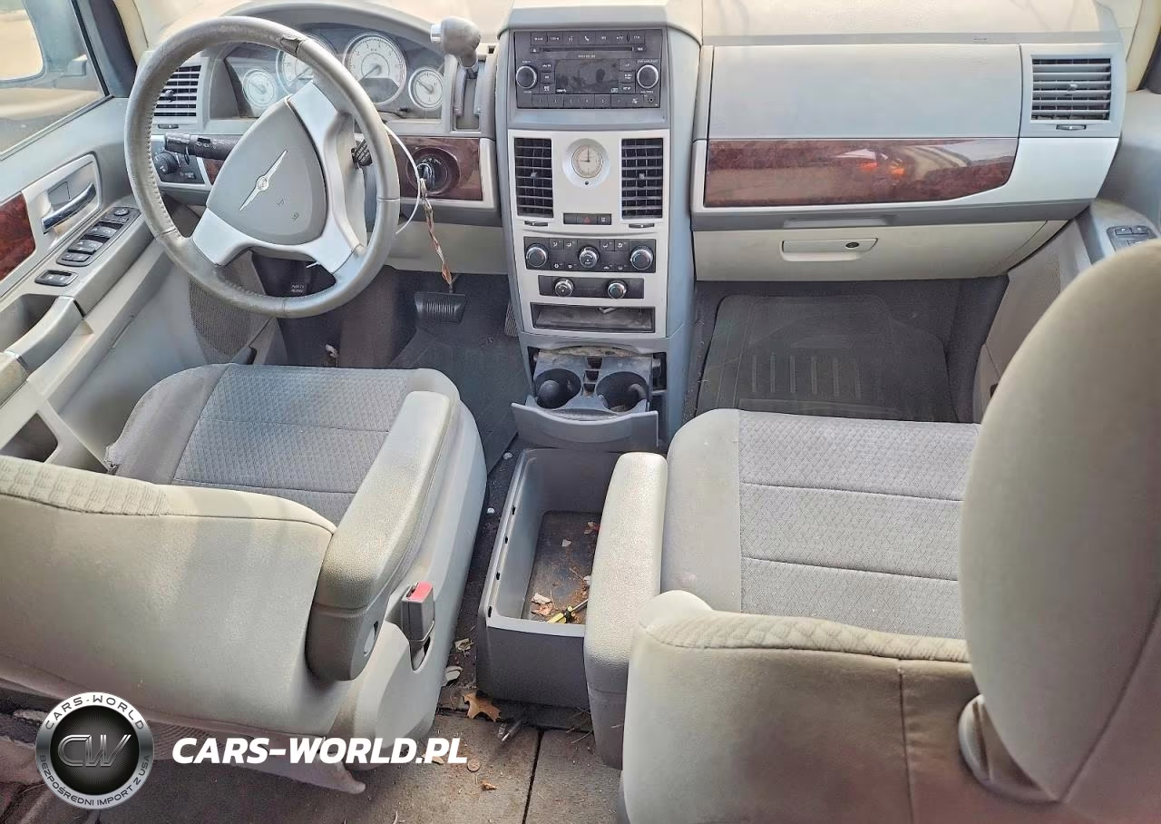 2010 Chrysler Town & Country Touring VIN:2A4RR5D13AR221378 - 8