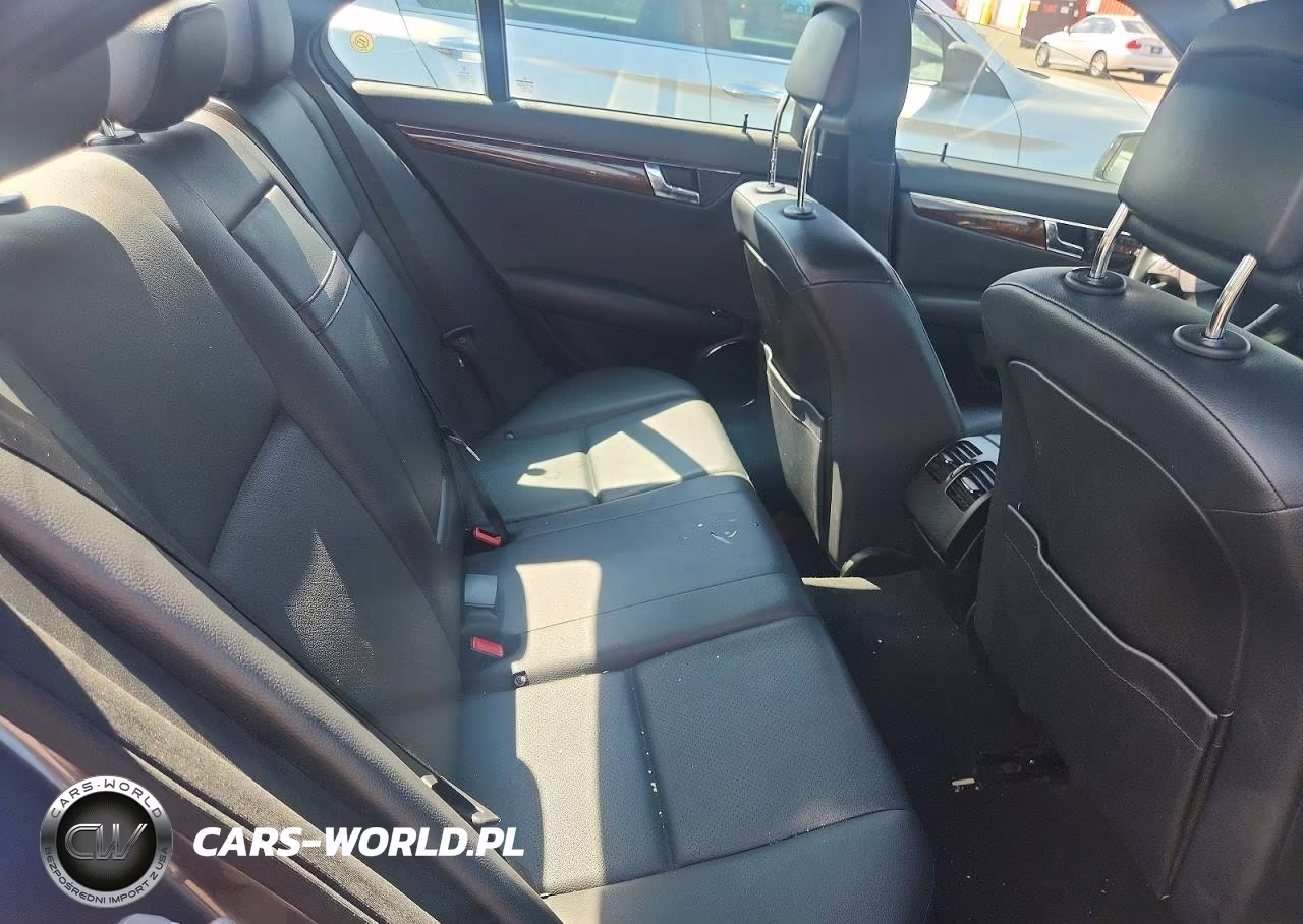 2010 Mercedes-Benz C 300 4Matic VIN:WDDGF8BB7AR123341 - 10