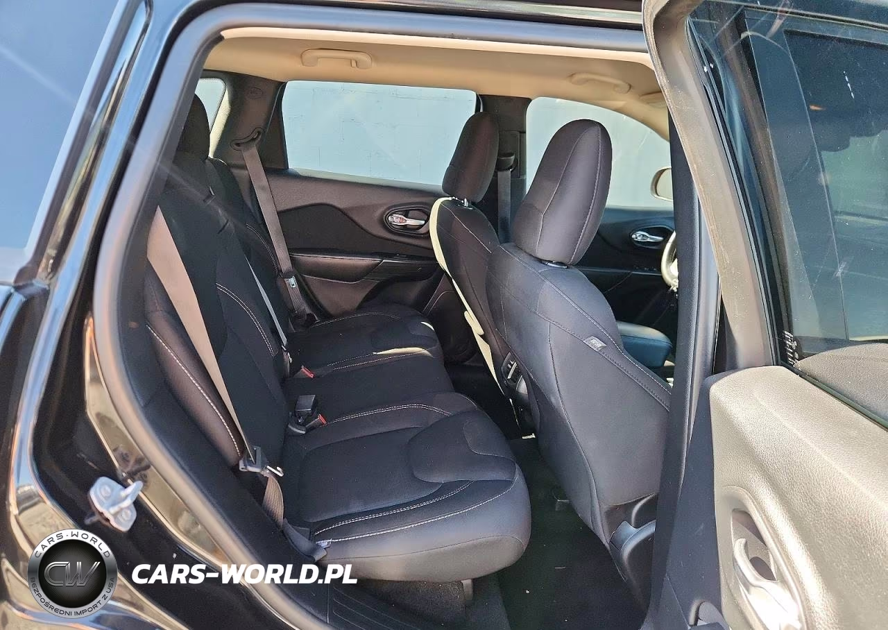 2016 Jeep Cherokee Latitude VIN:1C4PJLCB8GW146390 - 11