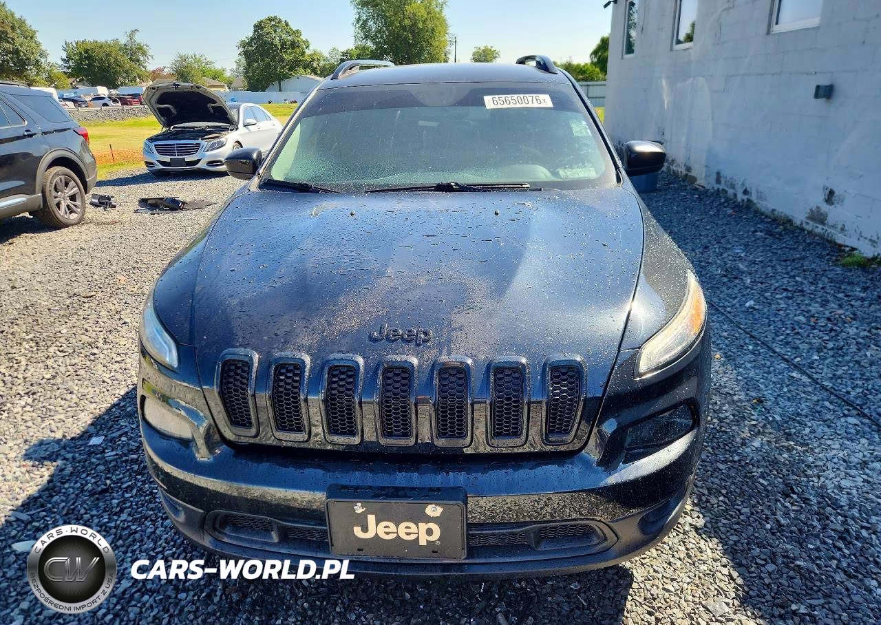 2016 Jeep Cherokee Latitude VIN:1C4PJLCB8GW146390 - 5