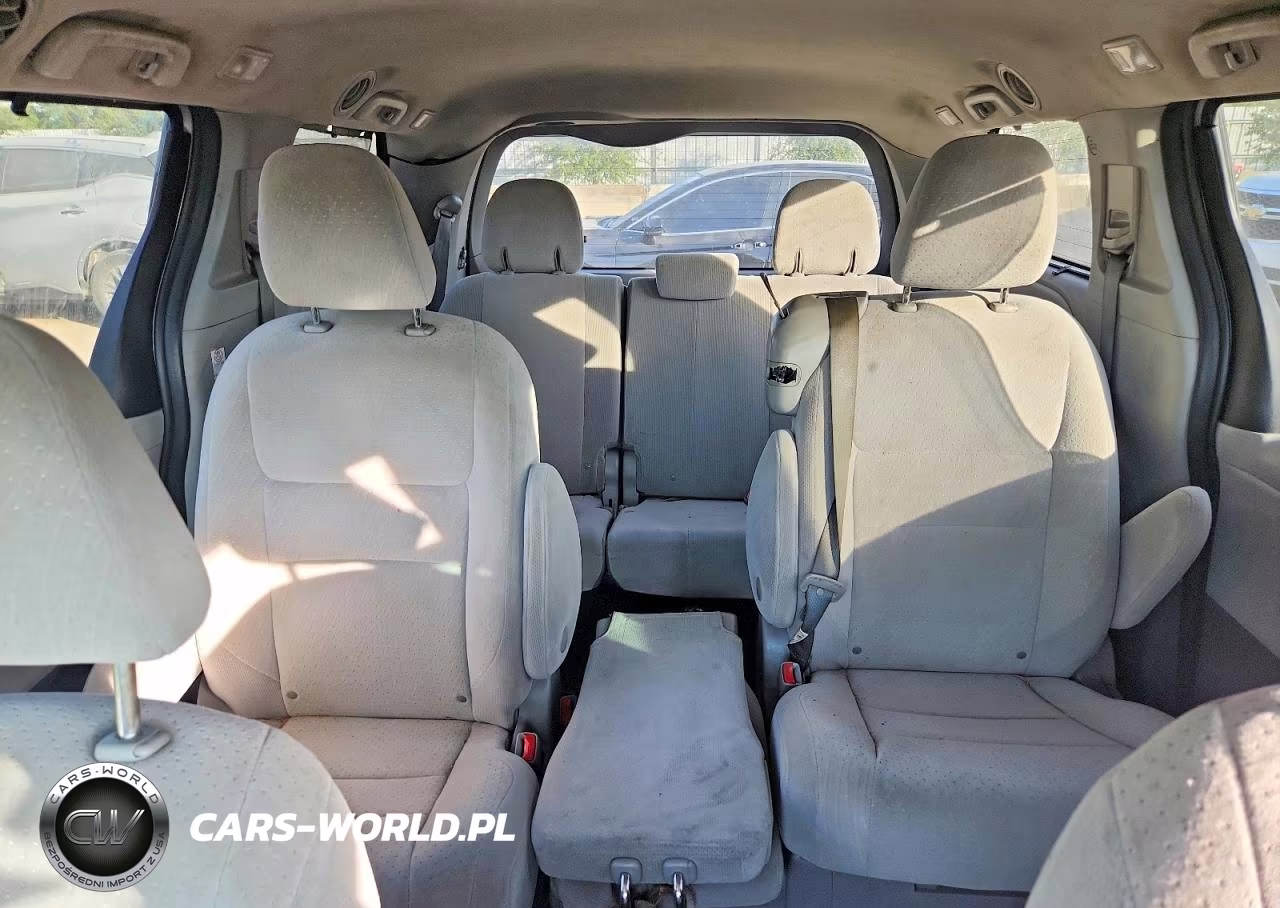 2020 Toyota Sienna Le VIN:5TDKZ3DC4LS075810 - 10