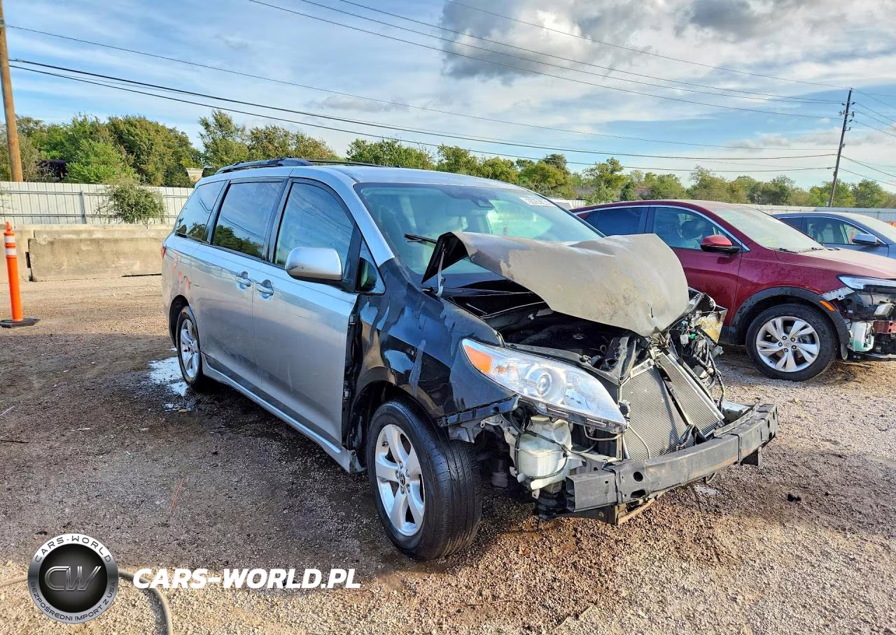 2020 Toyota Sienna Le VIN:5TDKZ3DC4LS075810 - 4