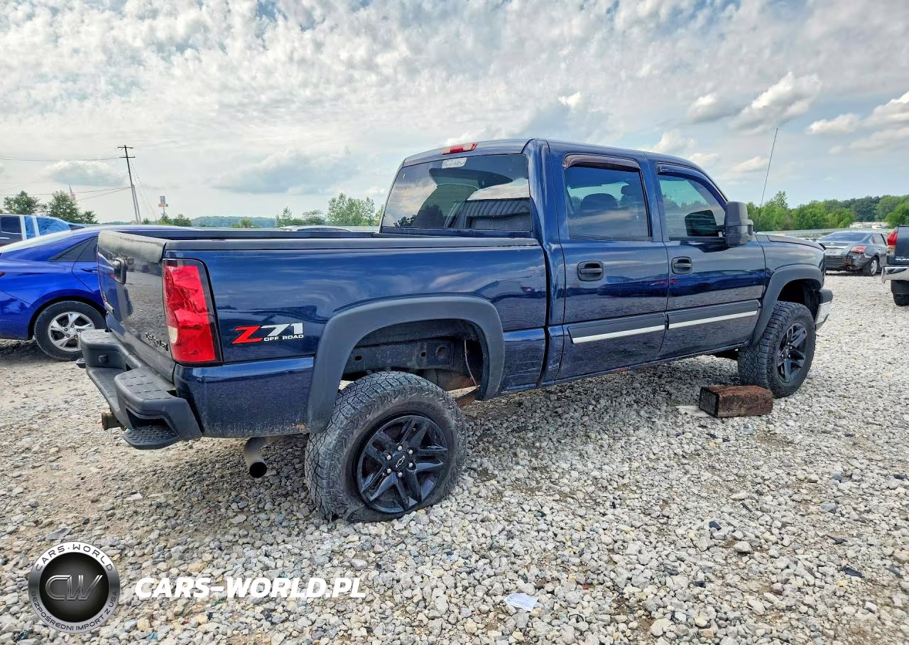 2005 Chevrolet Silverado K1500 VIN:2GCEK13T851181825 - 3