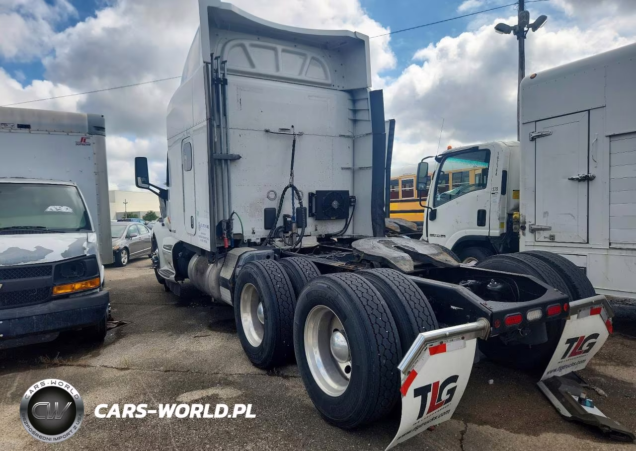2020 Peterbilt 579 VIN:1XPBDP9X9LD675606 - 2