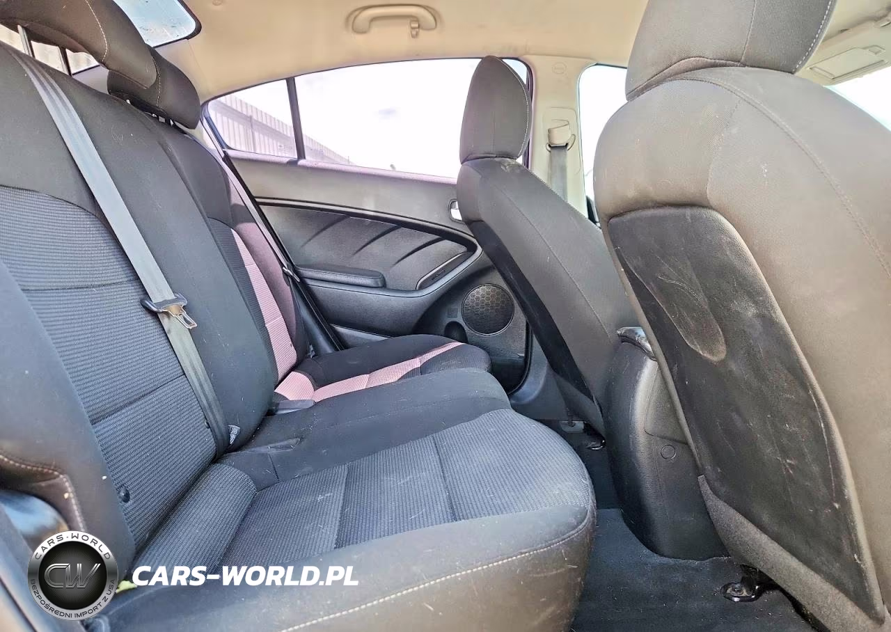2018 Kia Forte Lx VIN:3KPFK4A76JE279938 - 10
