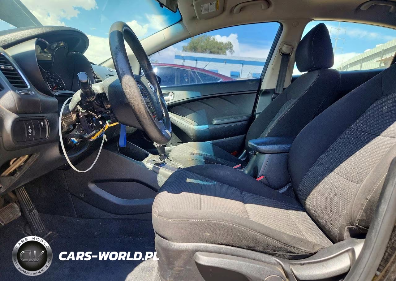 2018 Kia Forte Lx VIN:3KPFK4A76JE279938 - 7