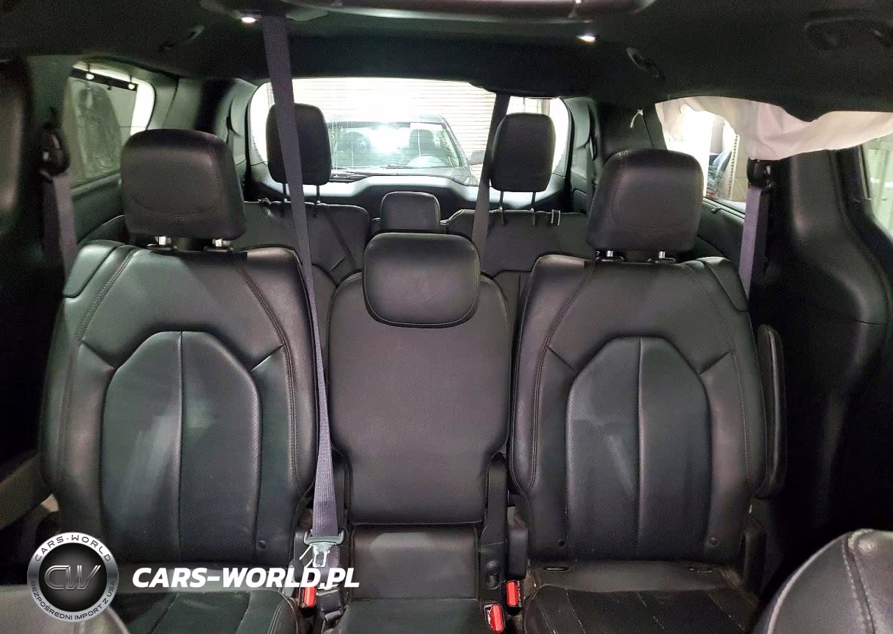 2020 Chrysler Pacifica Touring L VIN:2C4RC1BG9LR104415 - 10