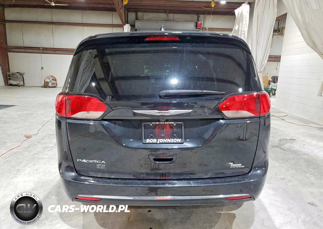 2020 Chrysler Pacifica Touring L VIN:2C4RC1BG9LR104415 - 6