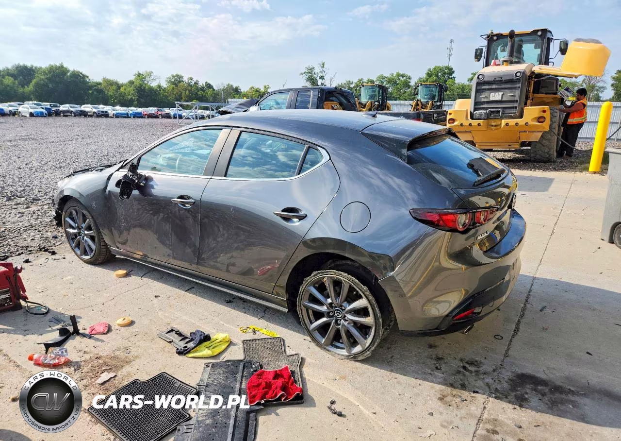 2020 Mazda 3 Premium VIN:JM1BPAMM4L1161442 - 2