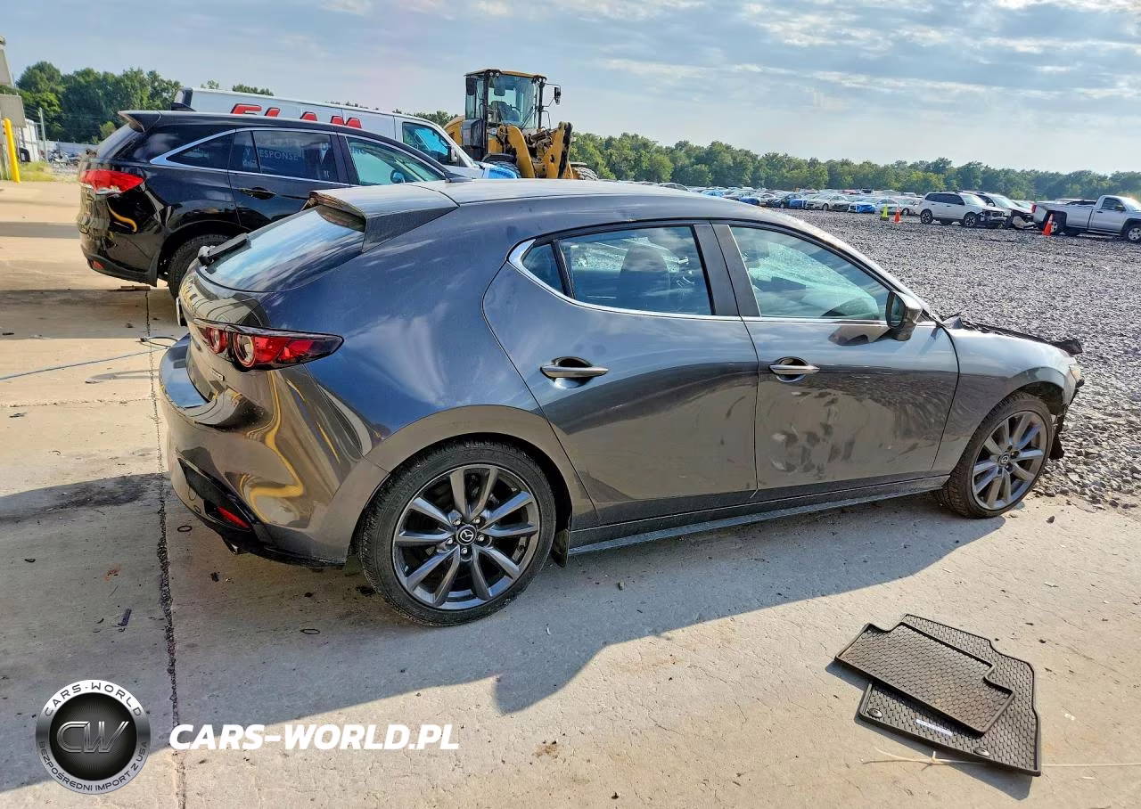2020 Mazda 3 Premium VIN:JM1BPAMM4L1161442 - 3