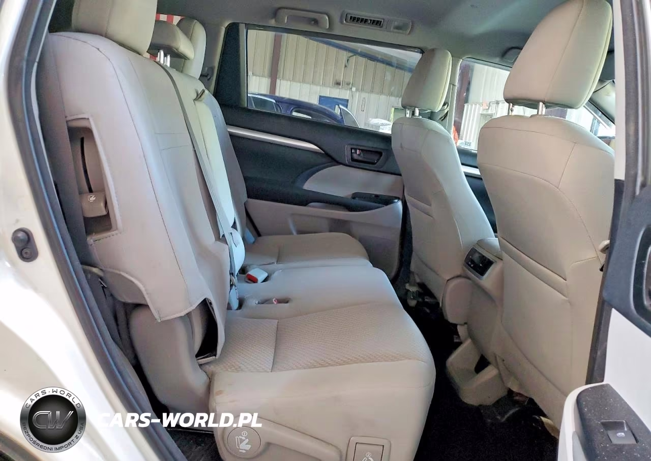 2018 Toyota Highlander Le VIN:5TDBZRFH3JS870419 - 11