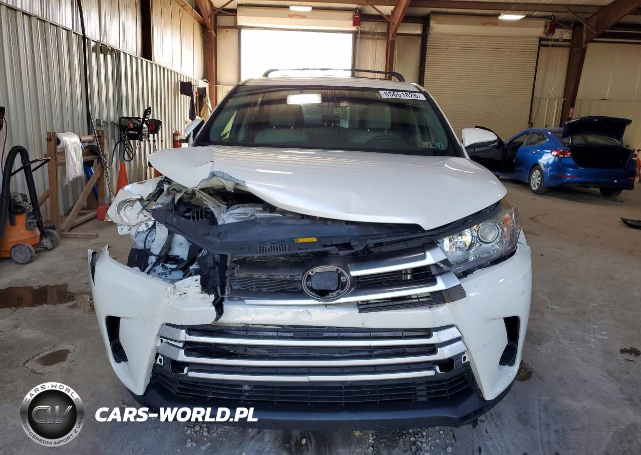 2018 Toyota Highlander Le VIN:5TDBZRFH3JS870419 - 5