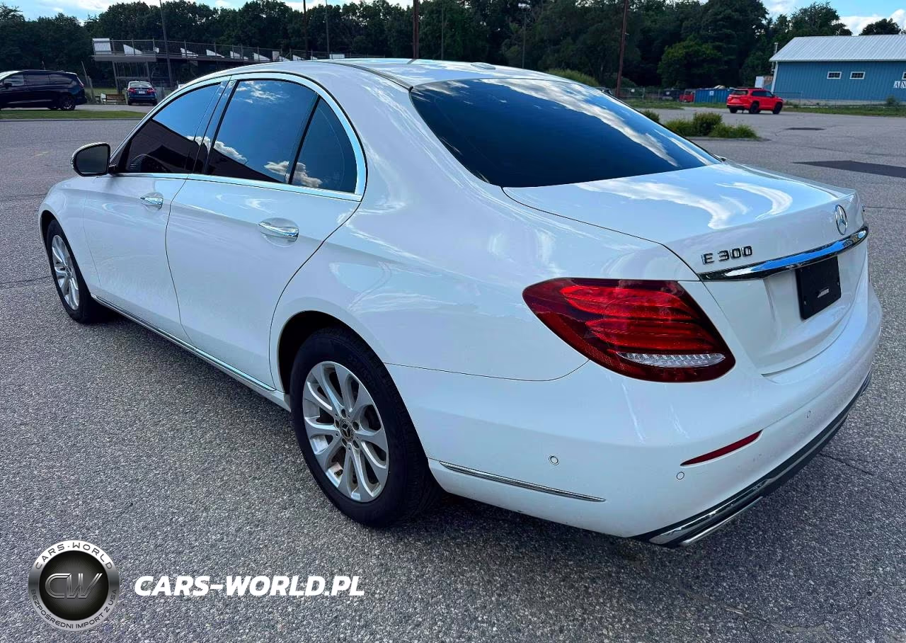 2018 Mercedes-Benz E 300 4Matic VIN:WDDZF4KB2JA357757 - 3