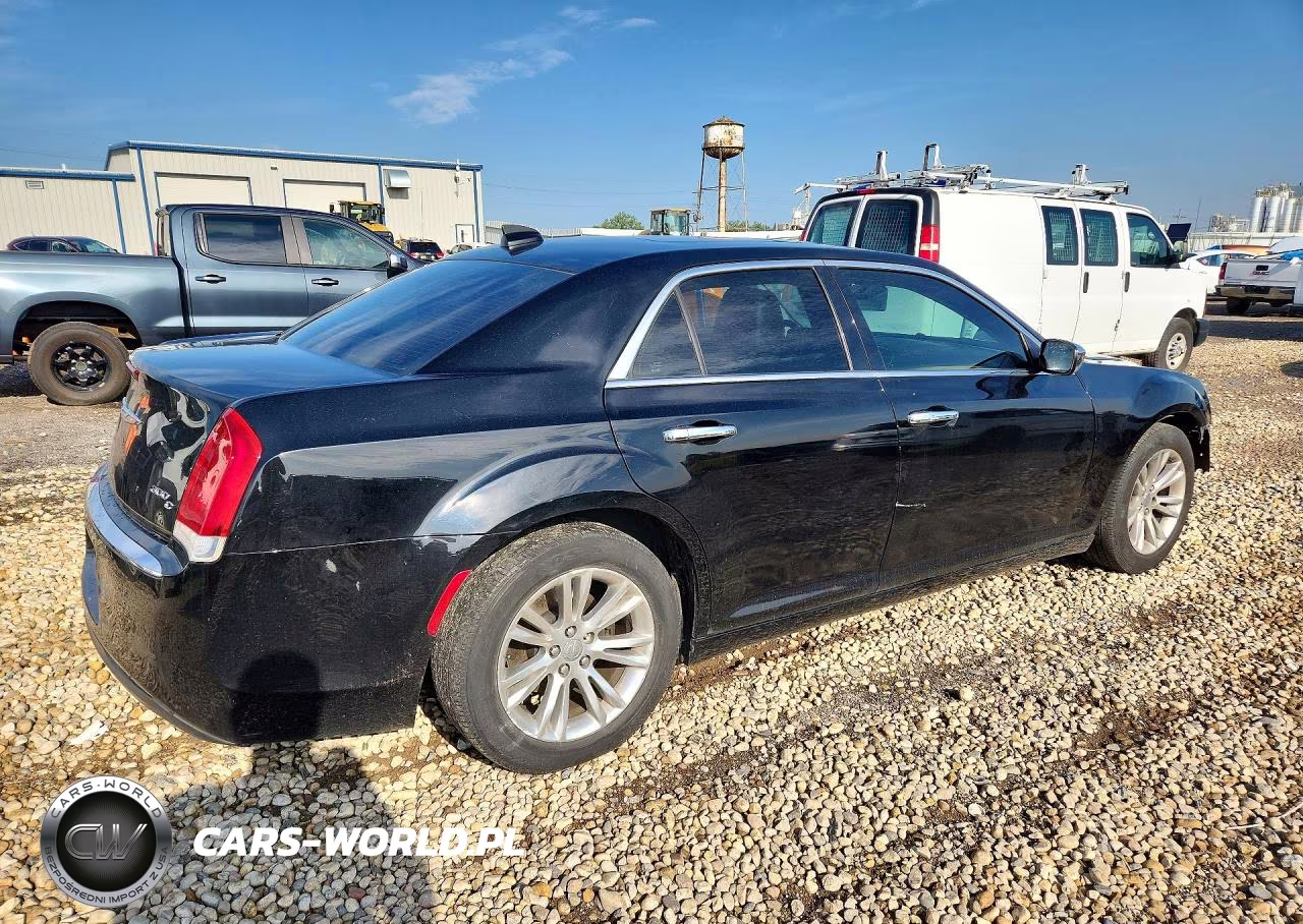 2016 Chrysler 300C VIN:2C3CCAEG3GH135631 - 3