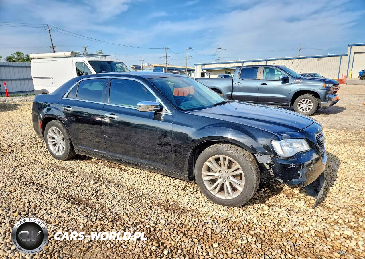 2016 Chrysler 300C VIN:2C3CCAEG3GH135631 - 4