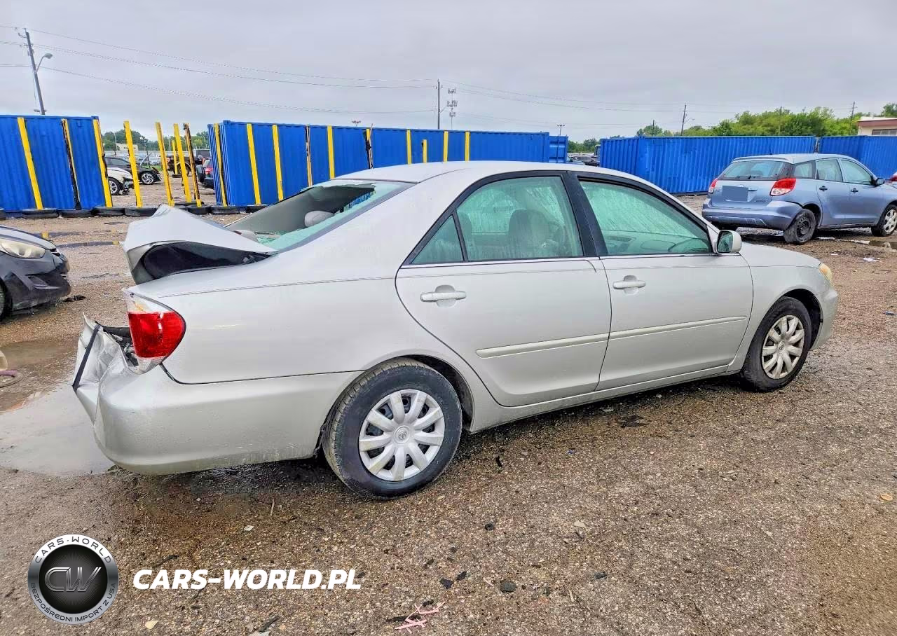 2005 Toyota Camry Le VIN:4T1BE32K85U987646 - 3