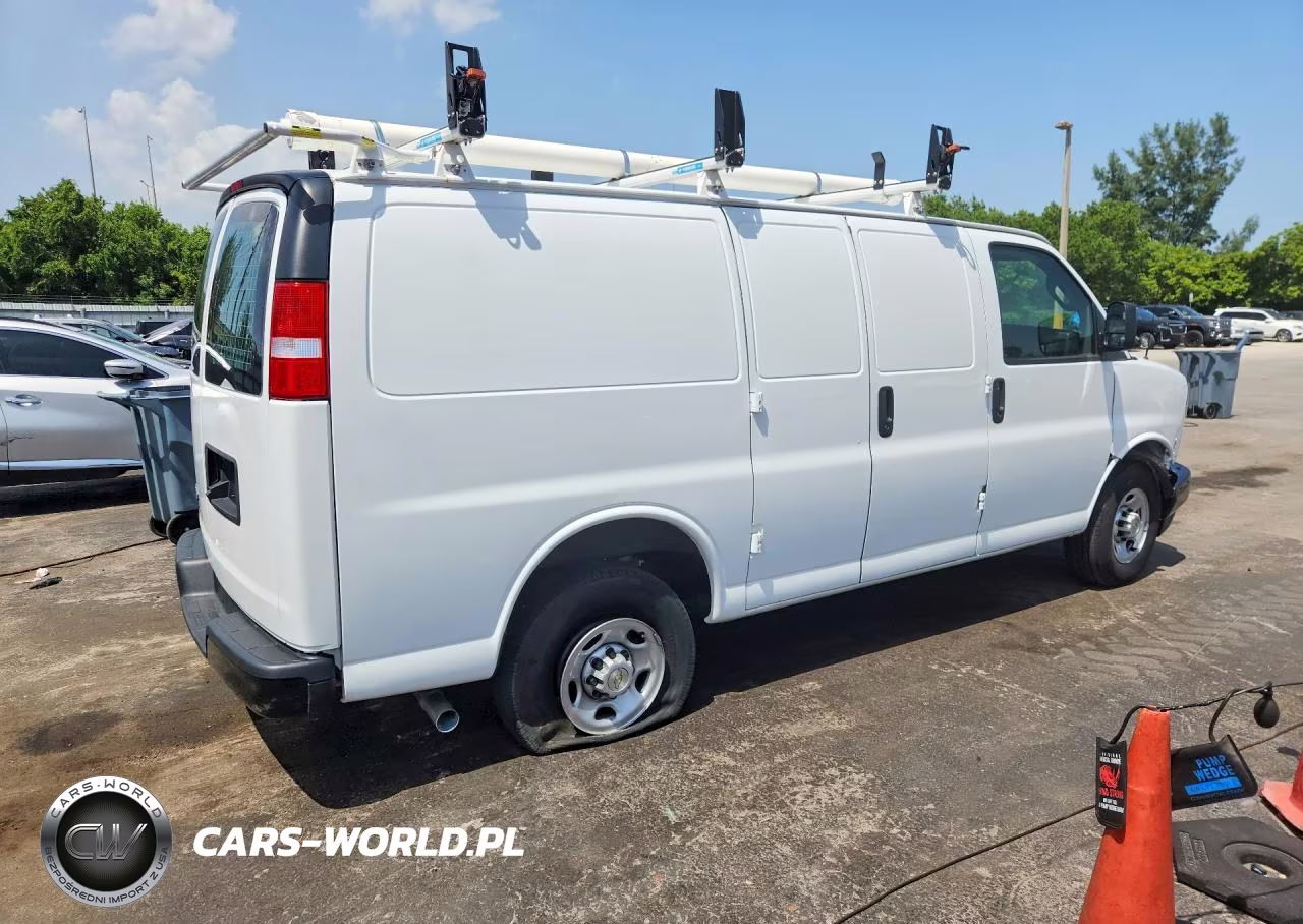 2024 Chevrolet Express 2500 Cargo Utility - Service Van VIN:1GCWGAF78R1179279 - 3