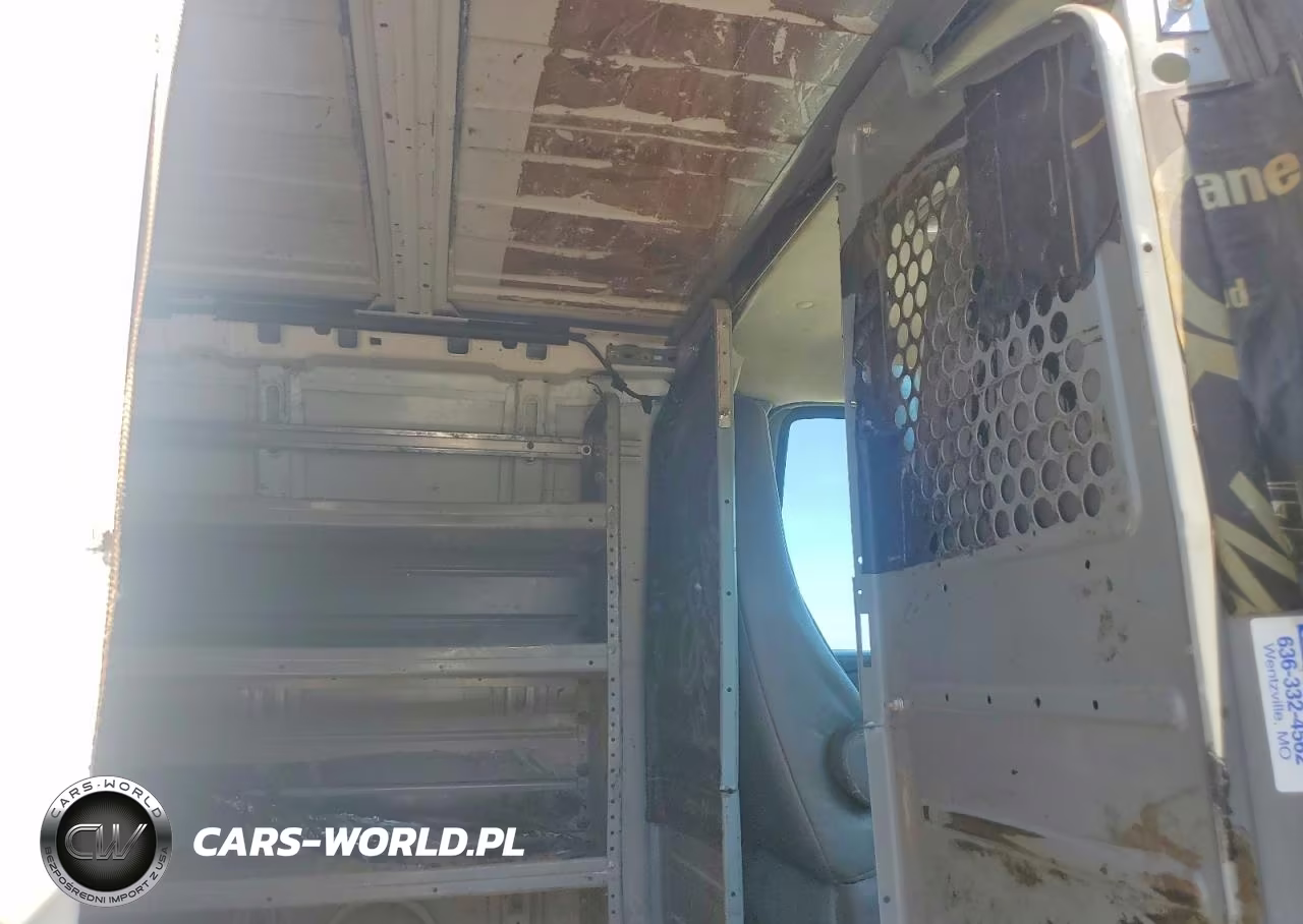 2011 Chevrolet Express G2500 VIN:1GCWGFCG2B1138766 - 10