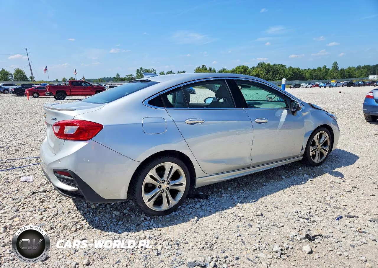 2017 Chevrolet Cruze Premier VIN:1G1BF5SM4H7108220 - 3