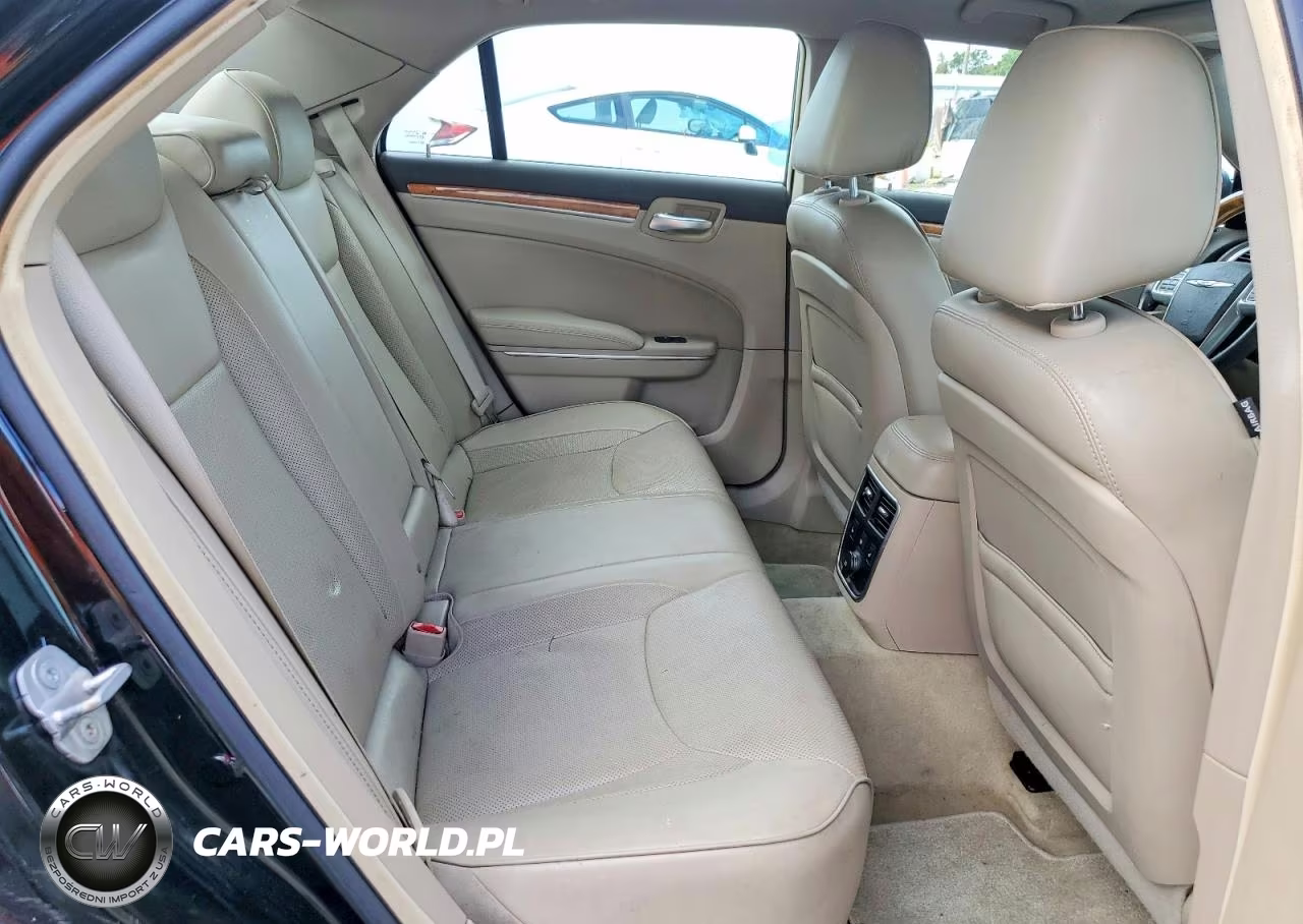 2013 Chrysler 300C VIN:2C3CCAET0DH674085 - 10