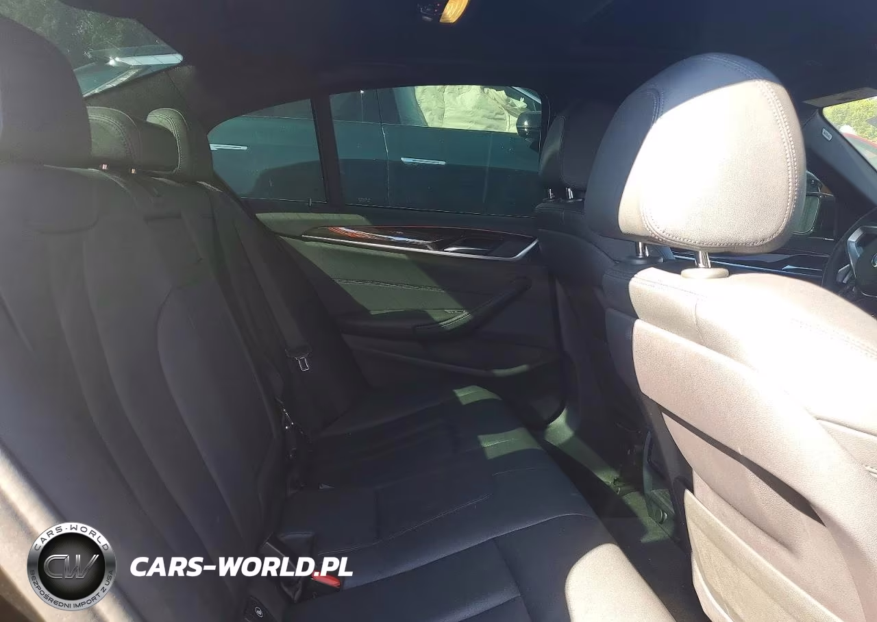2018 BMW 530Xe VIN:WBAJB1C56JB374434 - 10