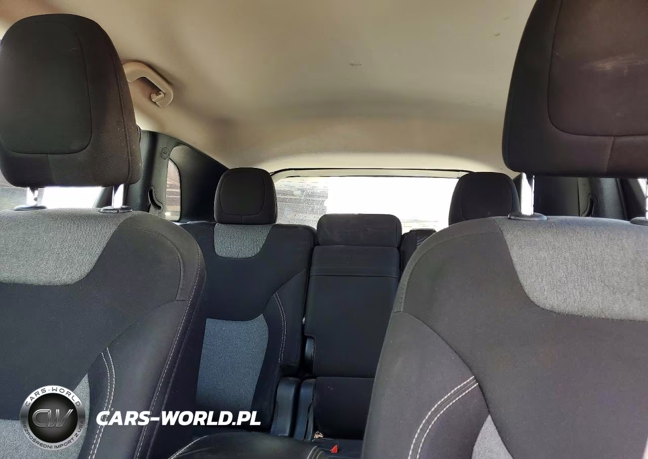 2015 Jeep Cherokee Sport VIN:1C4PJMAB0FW503150 - 10
