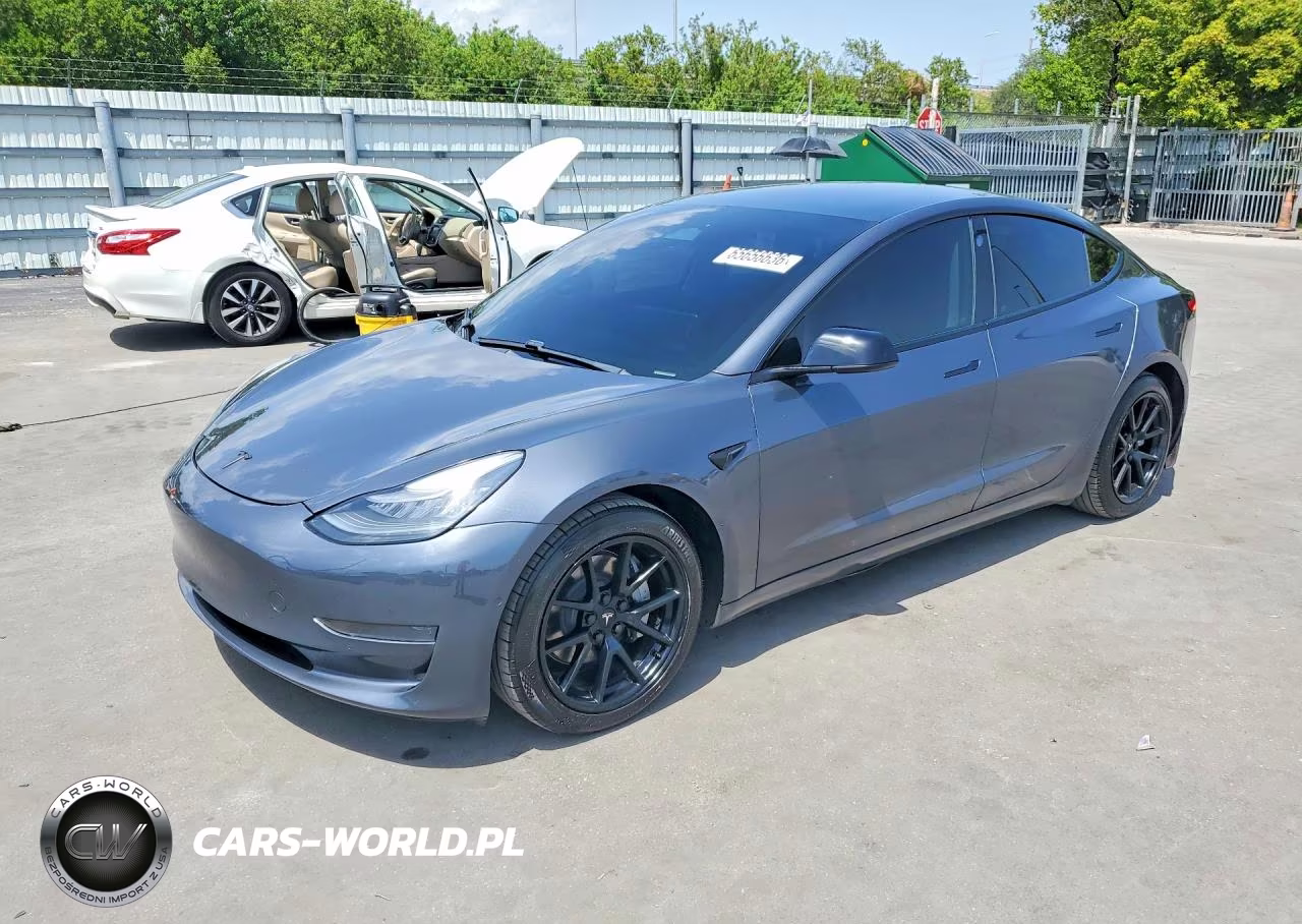 2021 Tesla Model 3 – zdjęcie 1 z 12