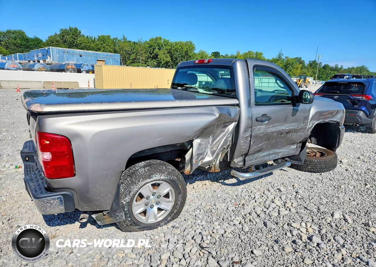 2007 Chevrolet Silverado C1500 VIN:1GCEC14CX7Z586185 - 3