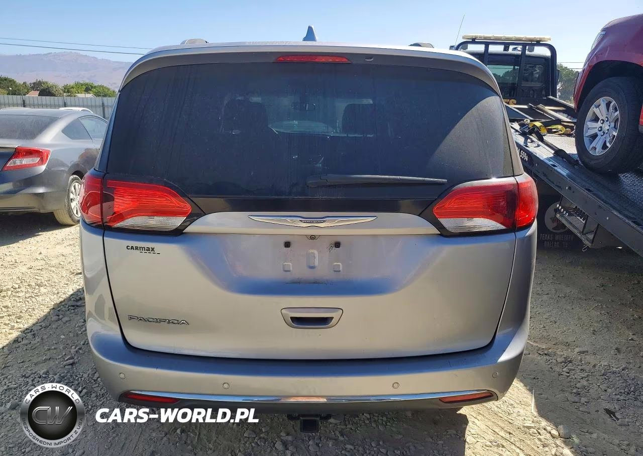 2018 Chrysler Pacifica Touring L VIN:2C4RC1BGXJR116280 - 6