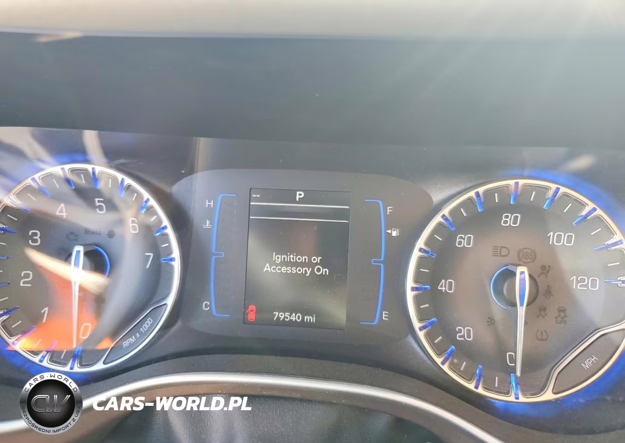 2018 Chrysler Pacifica Touring L VIN:2C4RC1BGXJR116280 - 9