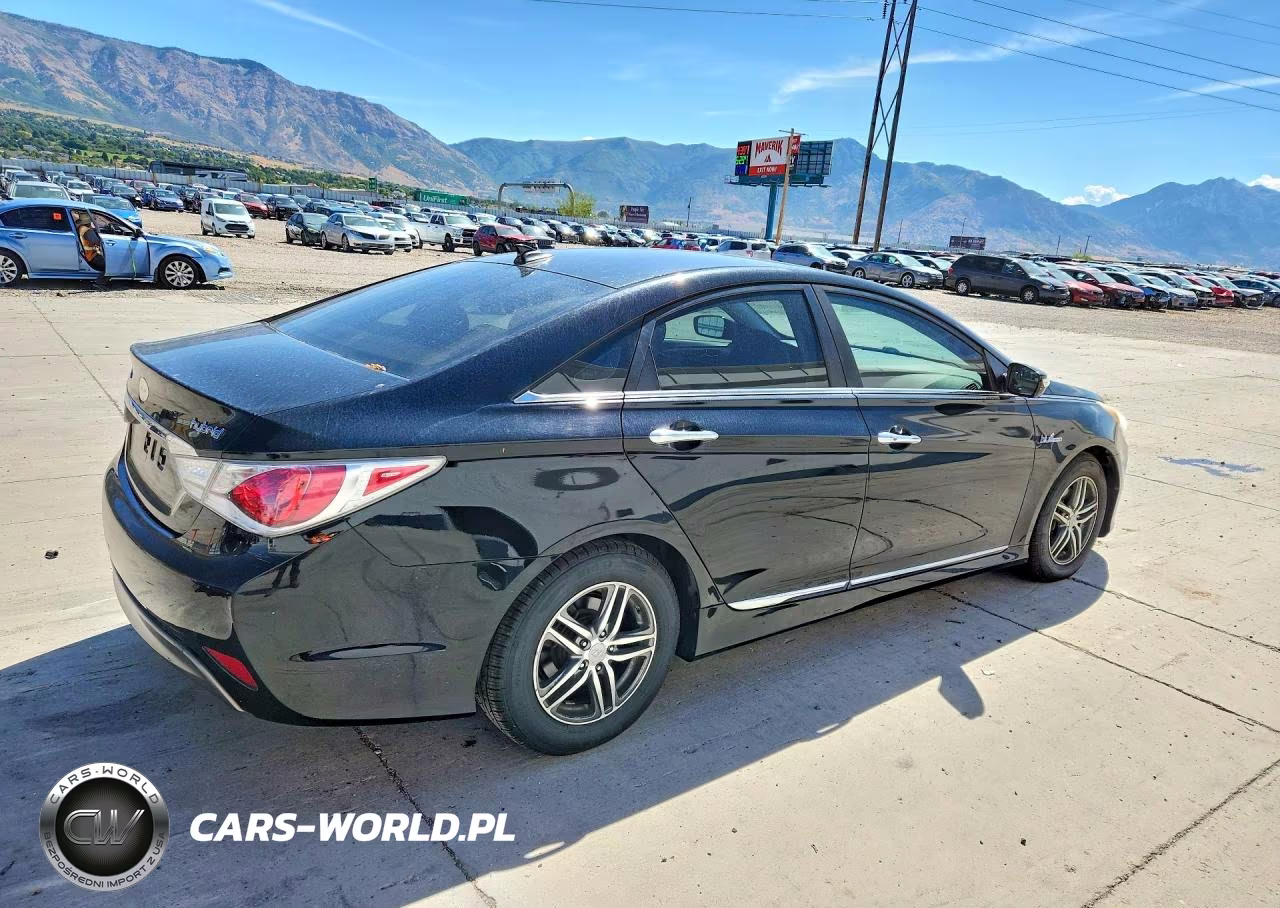 2012 Hyundai Sonata Hybrid VIN:KMHEC4A46CA042012 - 3