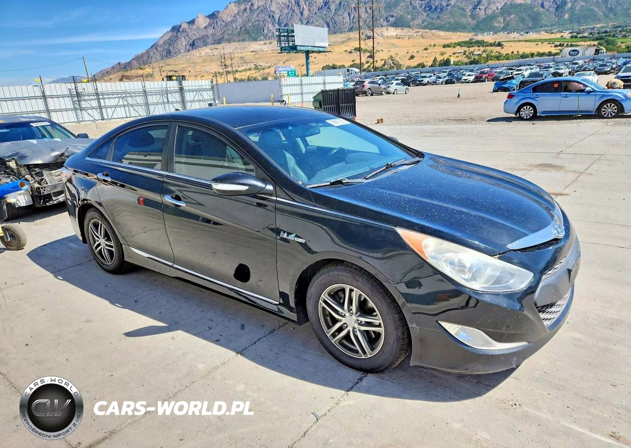 2012 Hyundai Sonata Hybrid VIN:KMHEC4A46CA042012 - 4