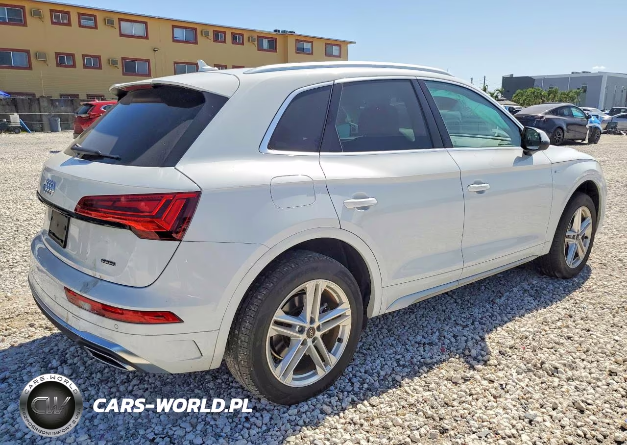2024 Audi Q5 E Premium Plus 55 VIN:WA1E2AFY8R2150176 - 3