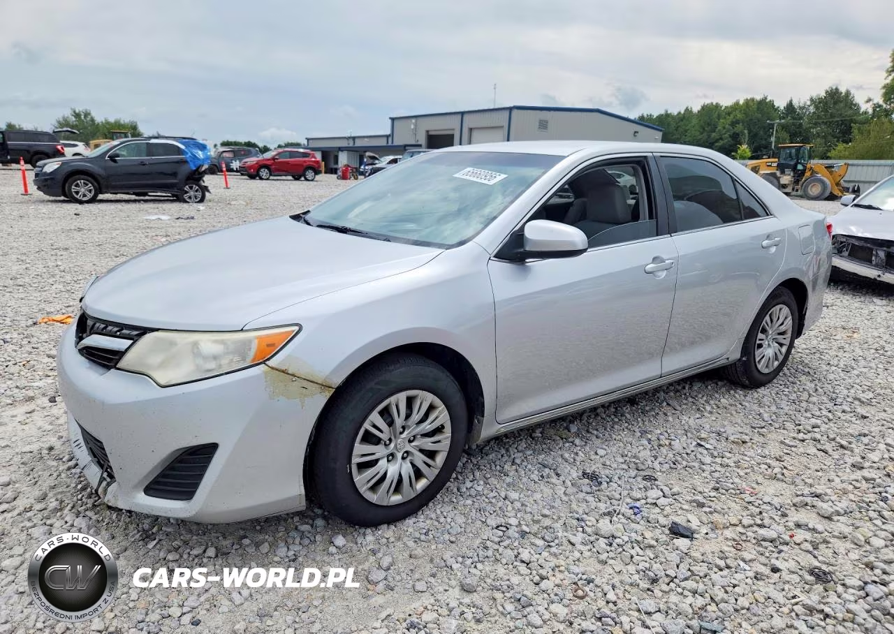 2012 Toyota Camry Le – zdjęcie 1 z 12
