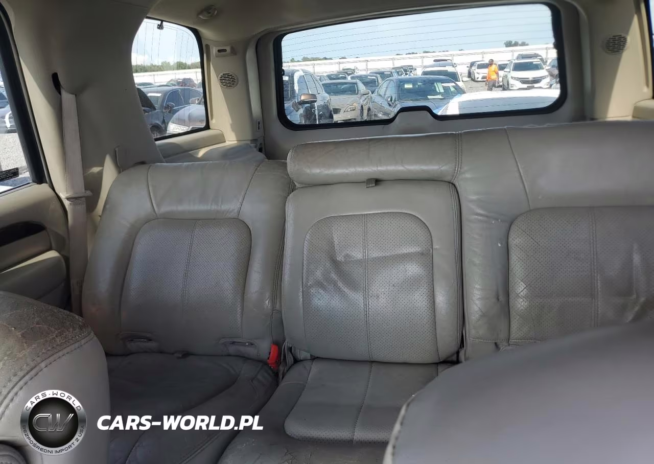 2002 Cadillac Escalade Luxury VIN:1GYEC63T92R207596 - 10