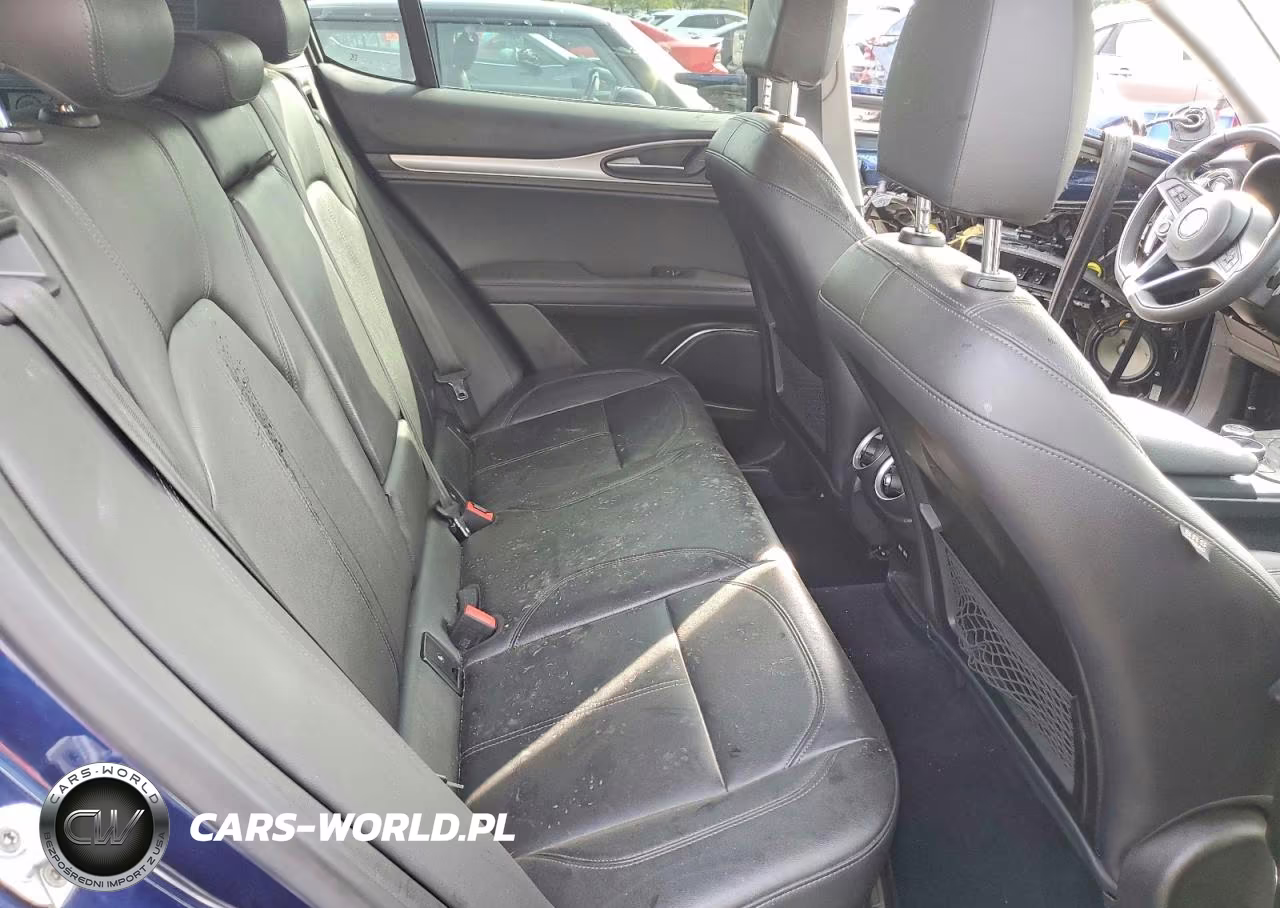 2018 Alfa Romeo Stelvio Sport VIN:ZASFAKPN8J7B58672 - 11