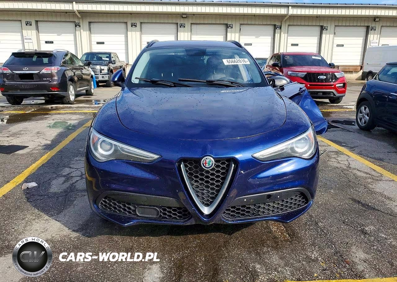2018 Alfa Romeo Stelvio Sport VIN:ZASFAKPN8J7B58672 - 5