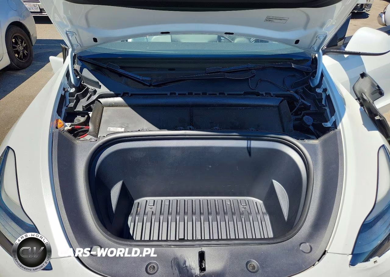 2022 Tesla Model Y VIN:7SAYGDEF8NF538346 - 11