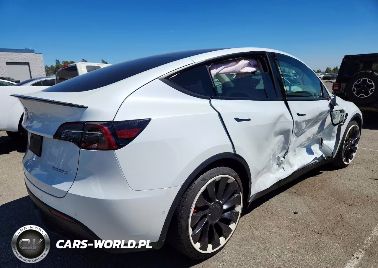 2022 Tesla Model Y VIN:7SAYGDEF8NF538346 - 3