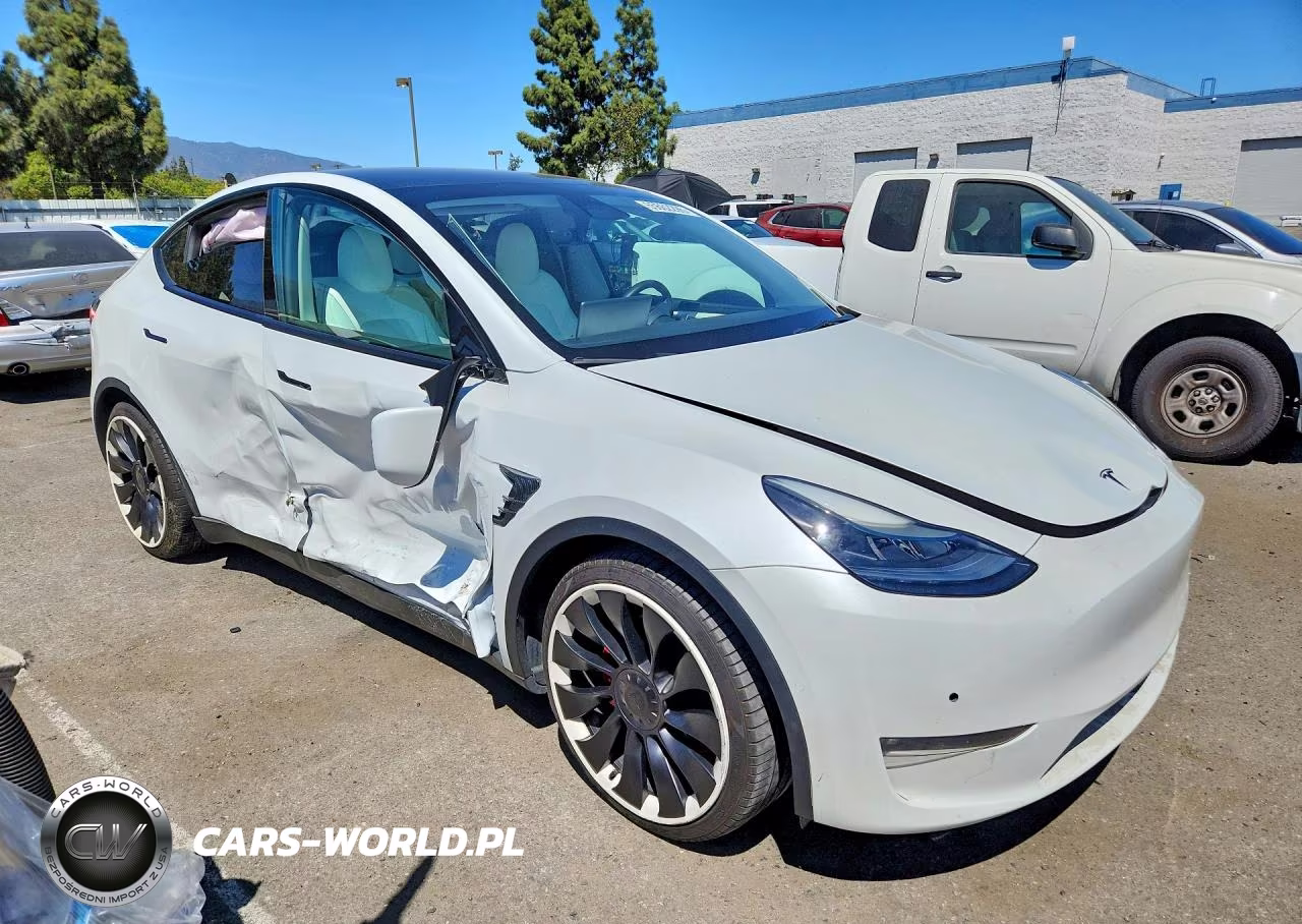 2022 Tesla Model Y VIN:7SAYGDEF8NF538346 - 4